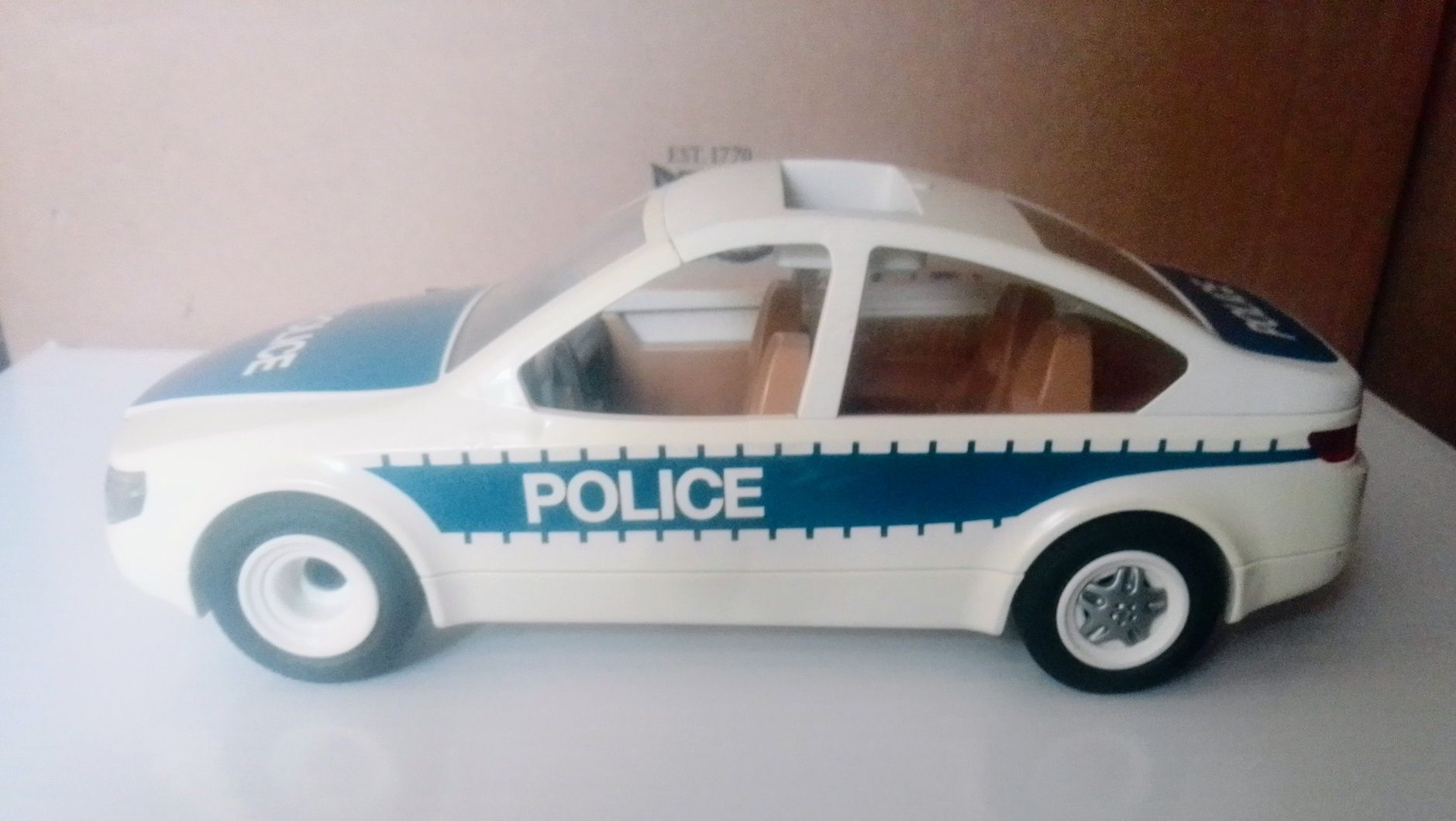 Playmobil Polícia para reaproveitar.