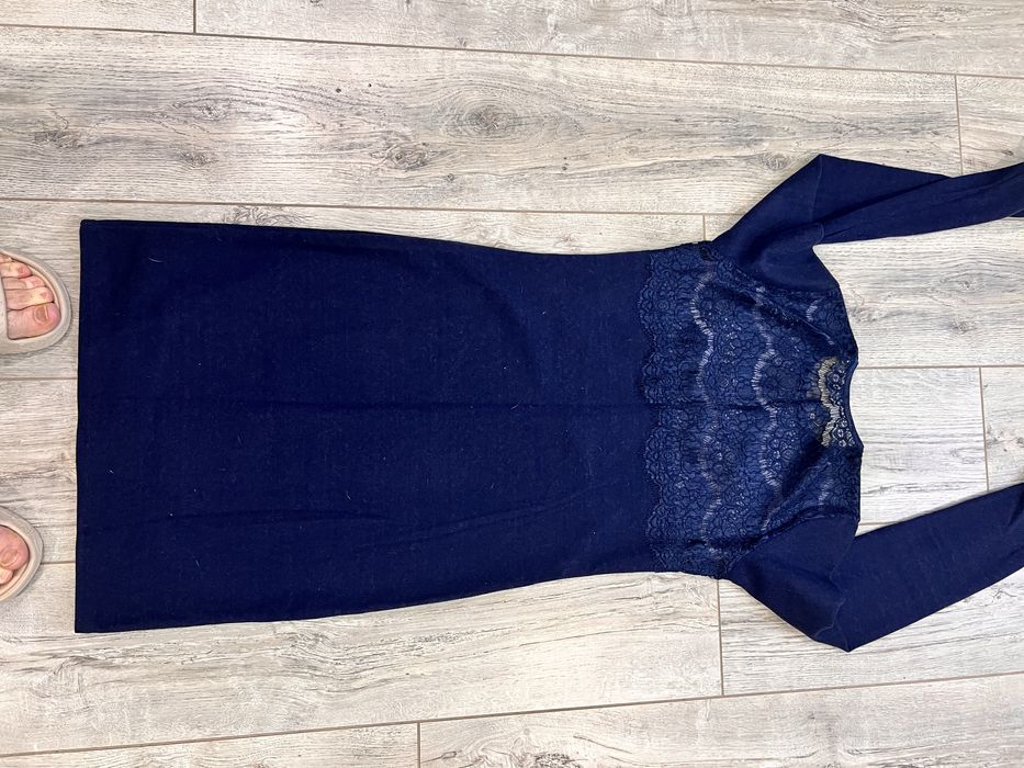 Плаття, светер як нові