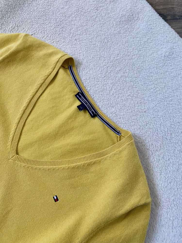 Sweter z dekoltem w kształcie litery V Tommy Hilfiger 34 (XS) bawełna
