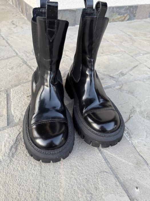 Чоботи жіночі Kenneth Cole.