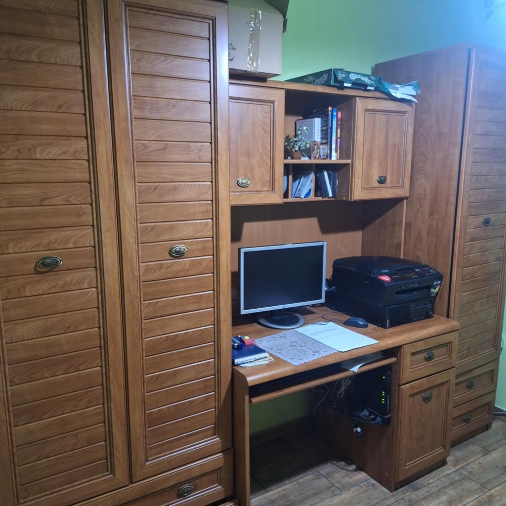 Meble  z biurkiem