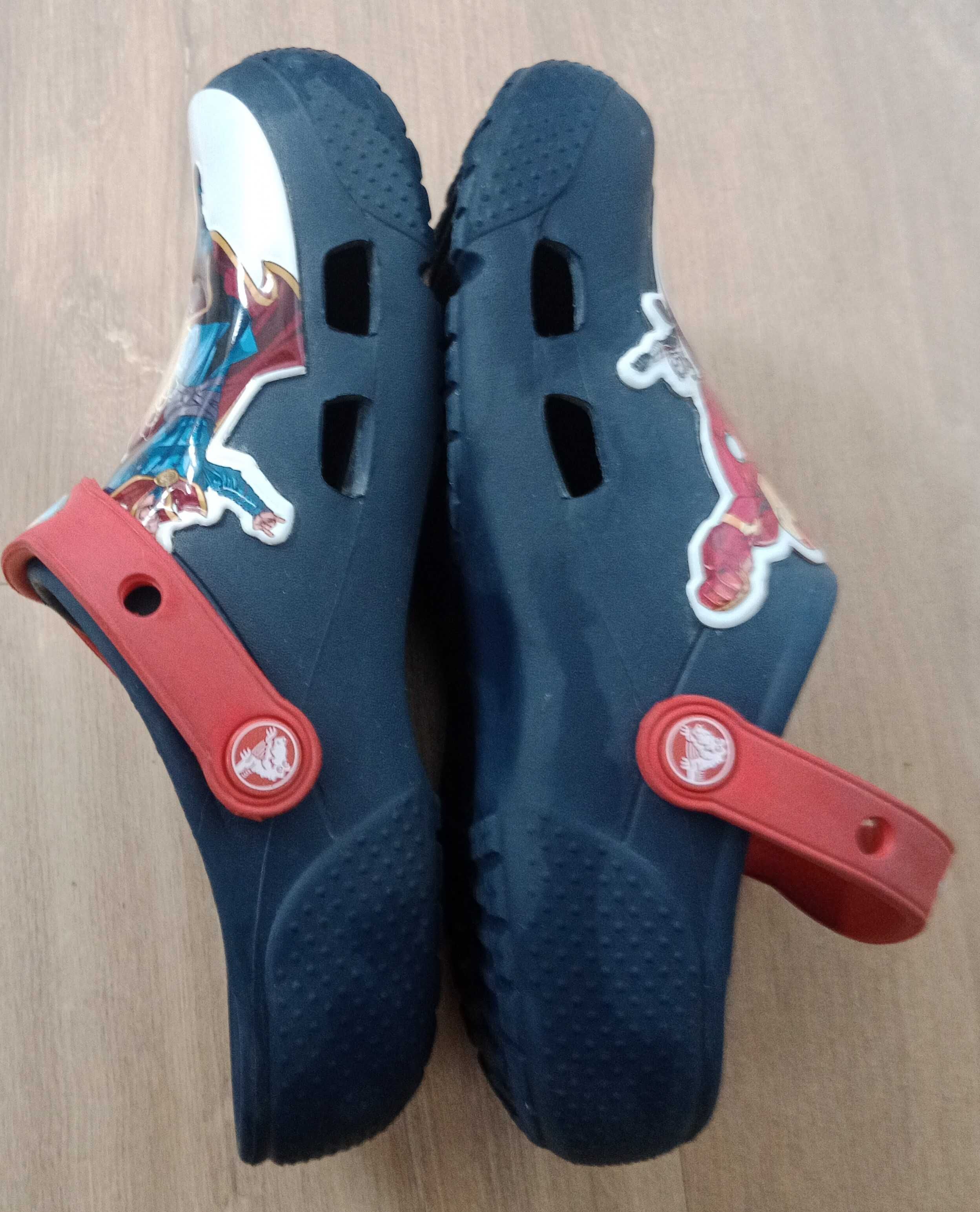 Sandały Crocs Avengers rozmiar J3 34-35