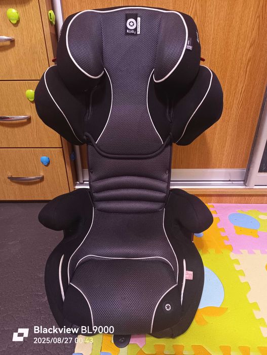 Дитяче автокрісло kiddycruiserfixpro