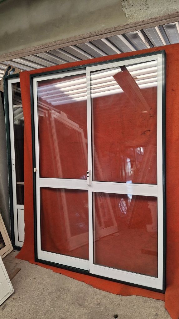 Sacadas aluminio vidro duplo 1,40 x 2,03 altura