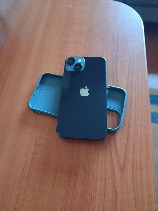 Vendo iPhone 14 como novo. Vendo porque estou interessado no iPhone 17
