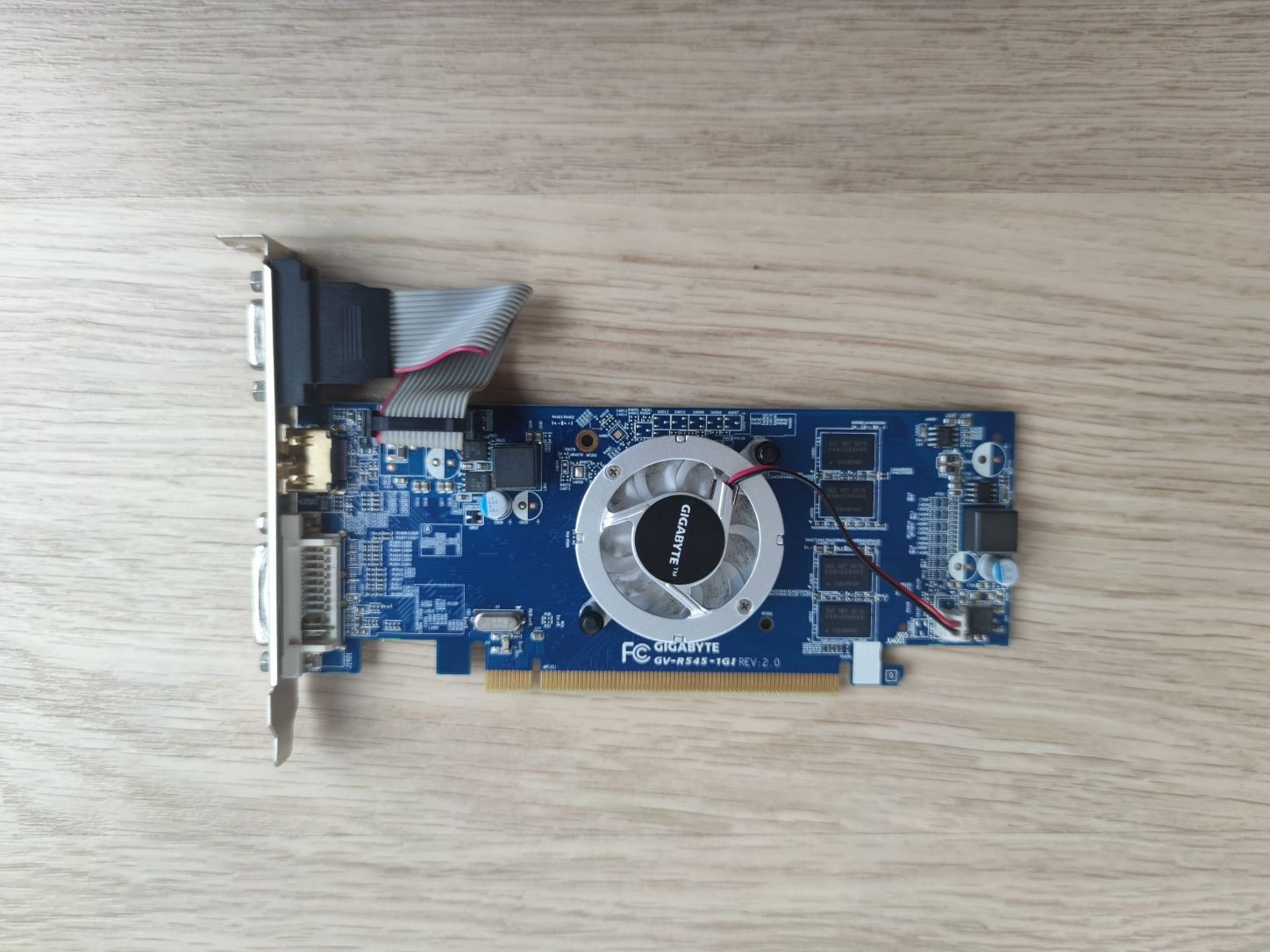 Vendo placa Gráfica Gigabyte GV-R545-1GI