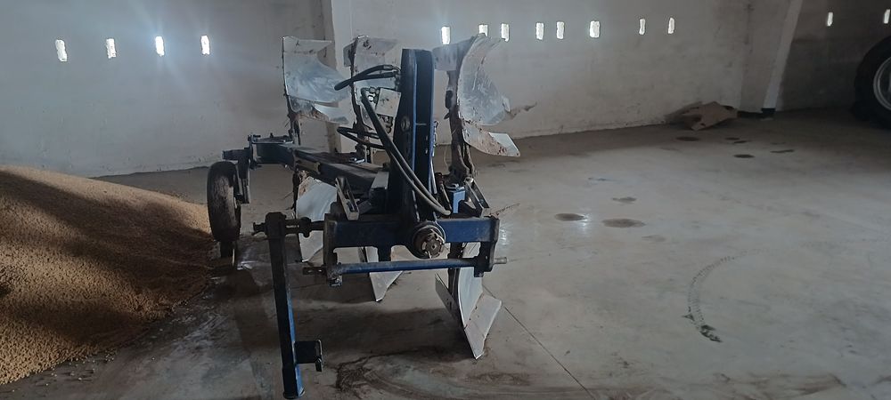 Плуг оборотний уманьферммаш