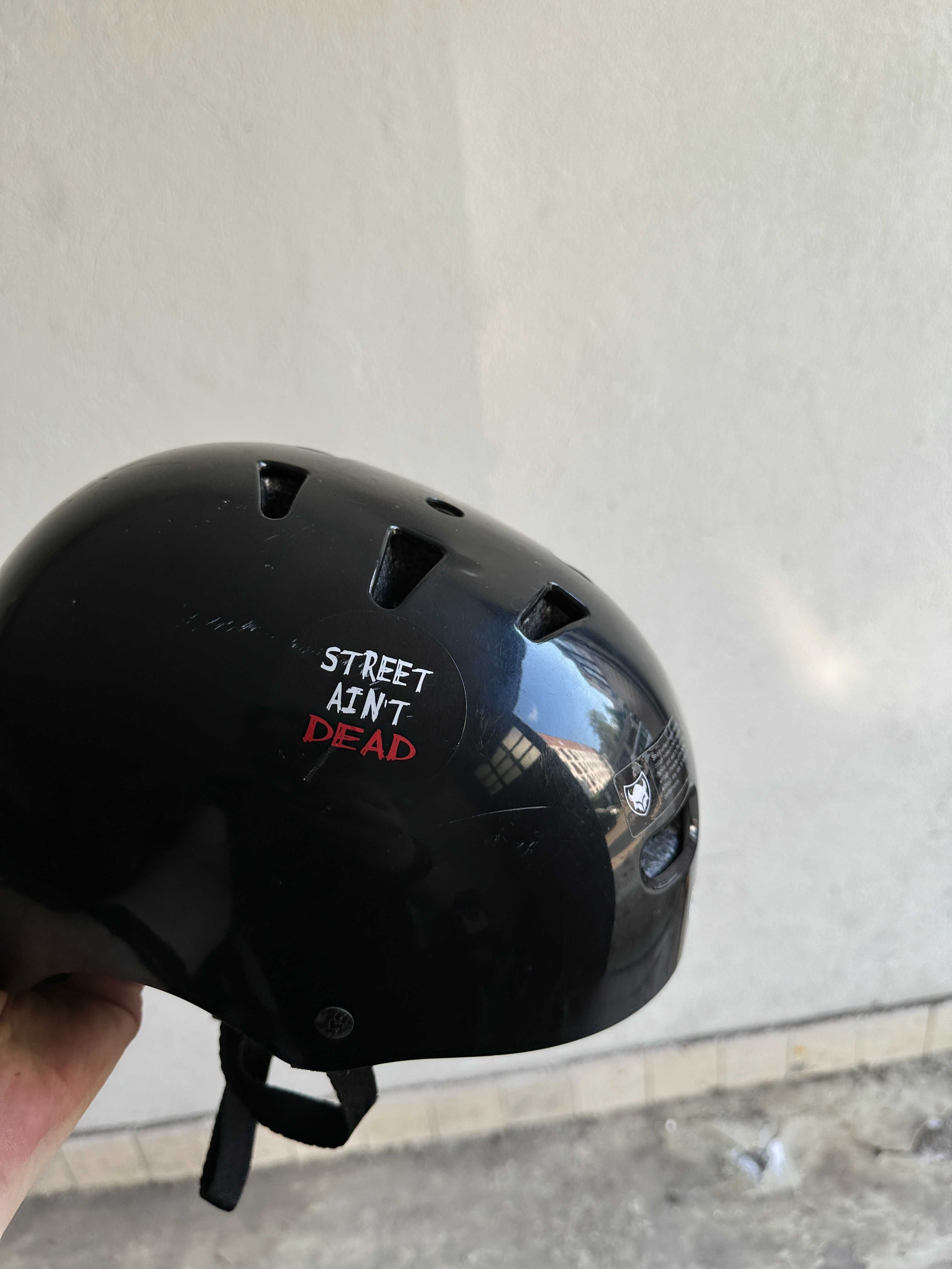 Kask TSG Skate/BMX czarny, uniwersalny rozmiar L/XL