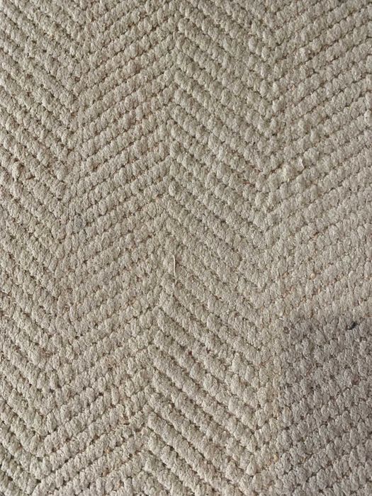 Tapete TVERSTED com algumas manchas