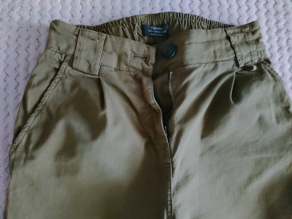 Spodnie khaki Bershka rozm 34