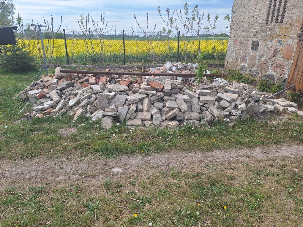 Cegła z rozbiórki tanio .