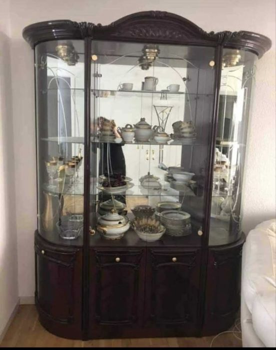 Stylizowane piękne meble włoskie drewniane