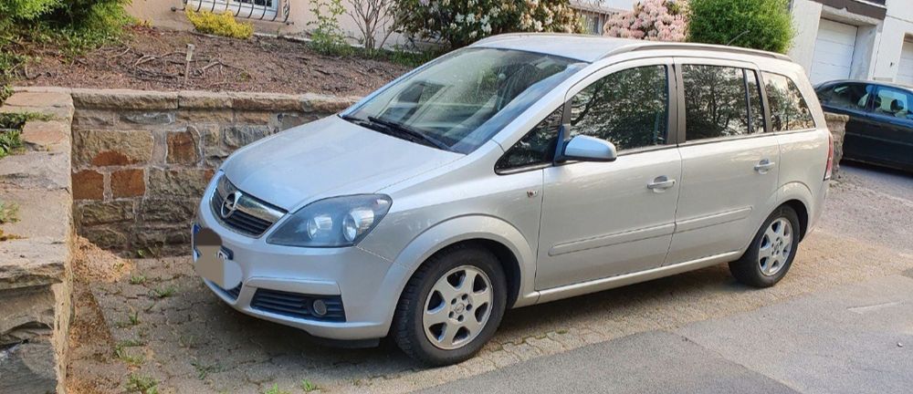 Opel Zafira B Benzyna ECOTEC 7 osób Hak Bez korozji