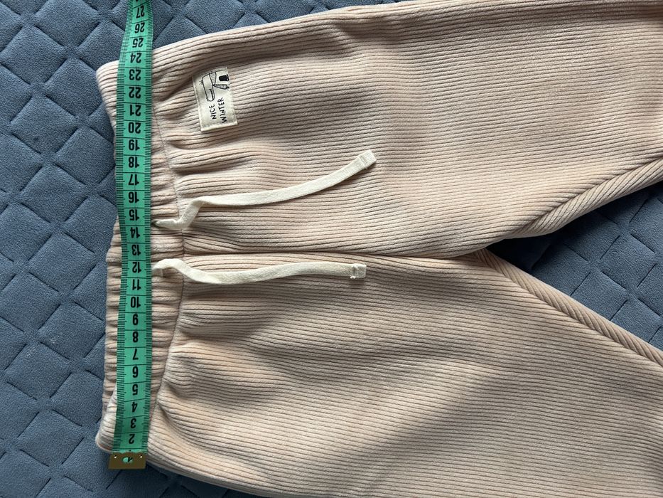 Утеплені бежеві штани «ZARA»