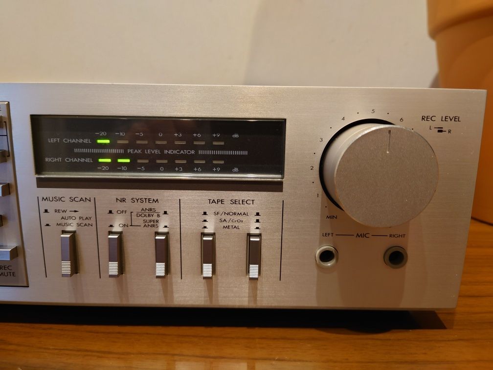 JVC KD-D3 magnetofon kasetowy, vintage lata 80te