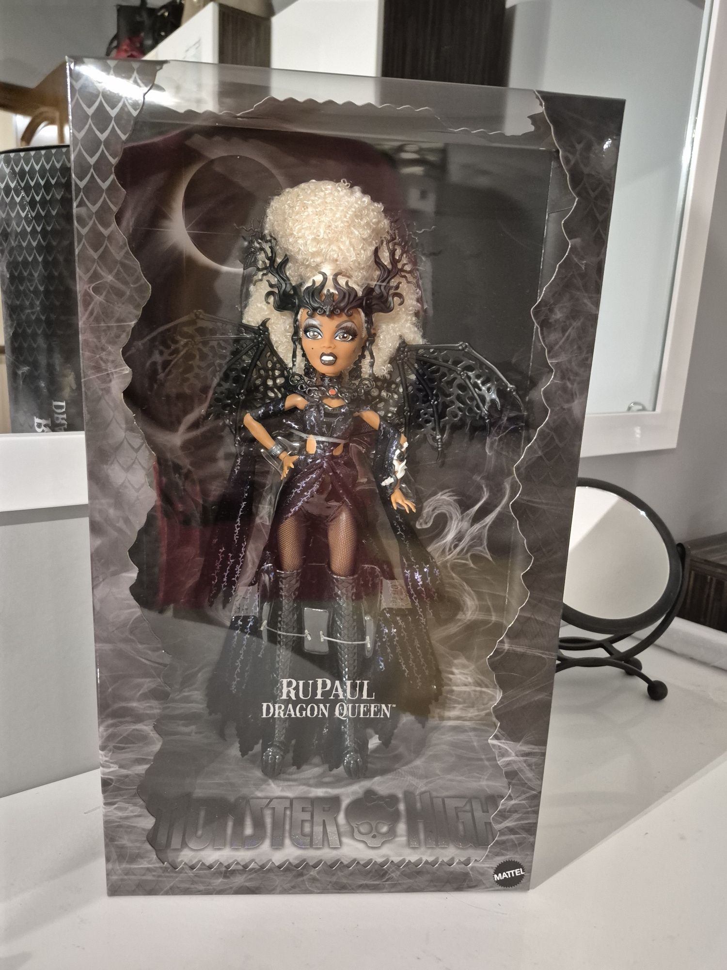 Monster High RuPaul Dragon Queen Mattel lalka NOWA Ru Paul