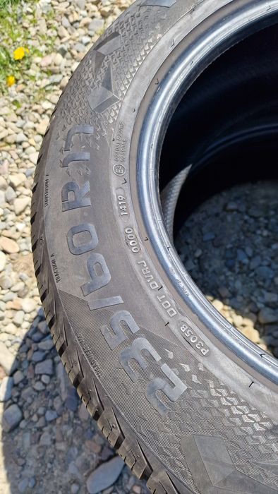 Opona 235/60R17 całoroczna wielosezonowa. Vredestein. 2019 rok.