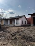 Продам компактний цегляний будинок