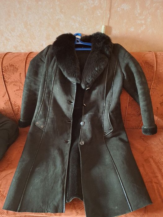 Продам дублянку, чорна,  довга, хороший стан