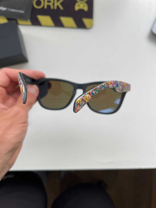 Óculos de Sol Emoji