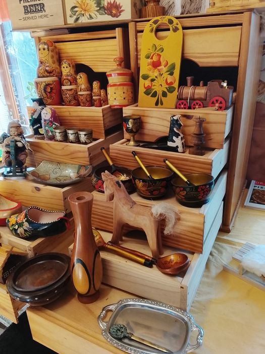 Коллекция. Фигурки из дерева. Матрёшки. Хохлома и др.