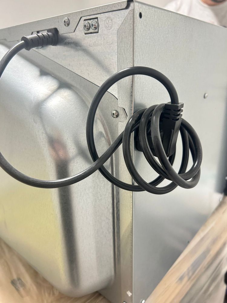 Micro-ondas embutido Whirlpool AMW 731 IX – novo, sem uso