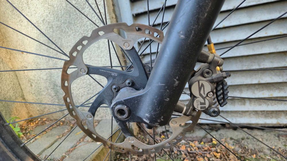 Rower Ns Bikes Fuzz DH 27.5 M Shimano Saint Rock Shox