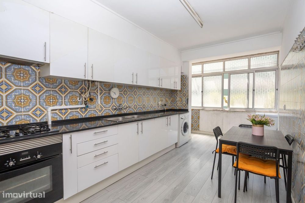 Apartamento T1+1 em Amadora com Elevador