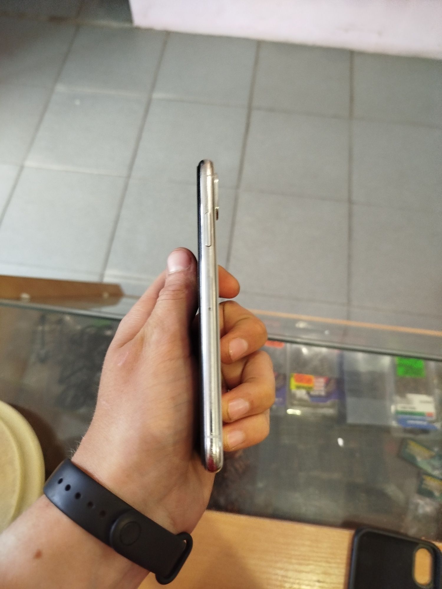 Продам айфон 10 X