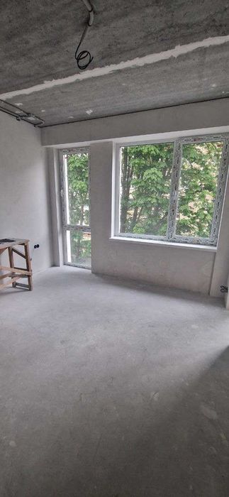 Продам простору квартиру в ЖК"Вертикаль"