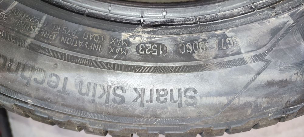 Sprzedam opony jak nowe całoroczne Uniroyal 235/55/r17 wielosezonowe