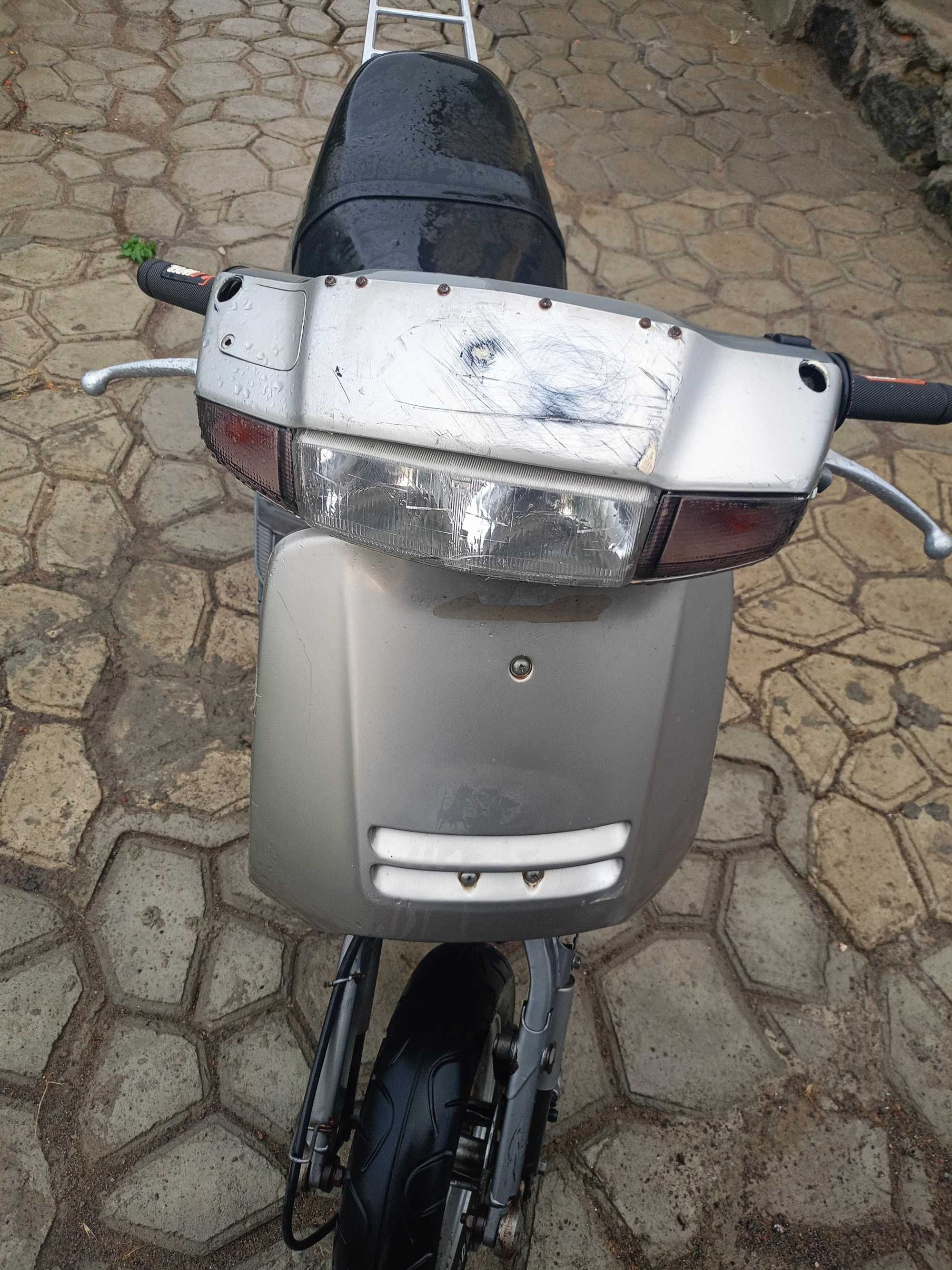 Продам скутер Honda lead 90