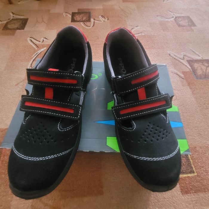 Buty nowe robocze  sandały. 41/42