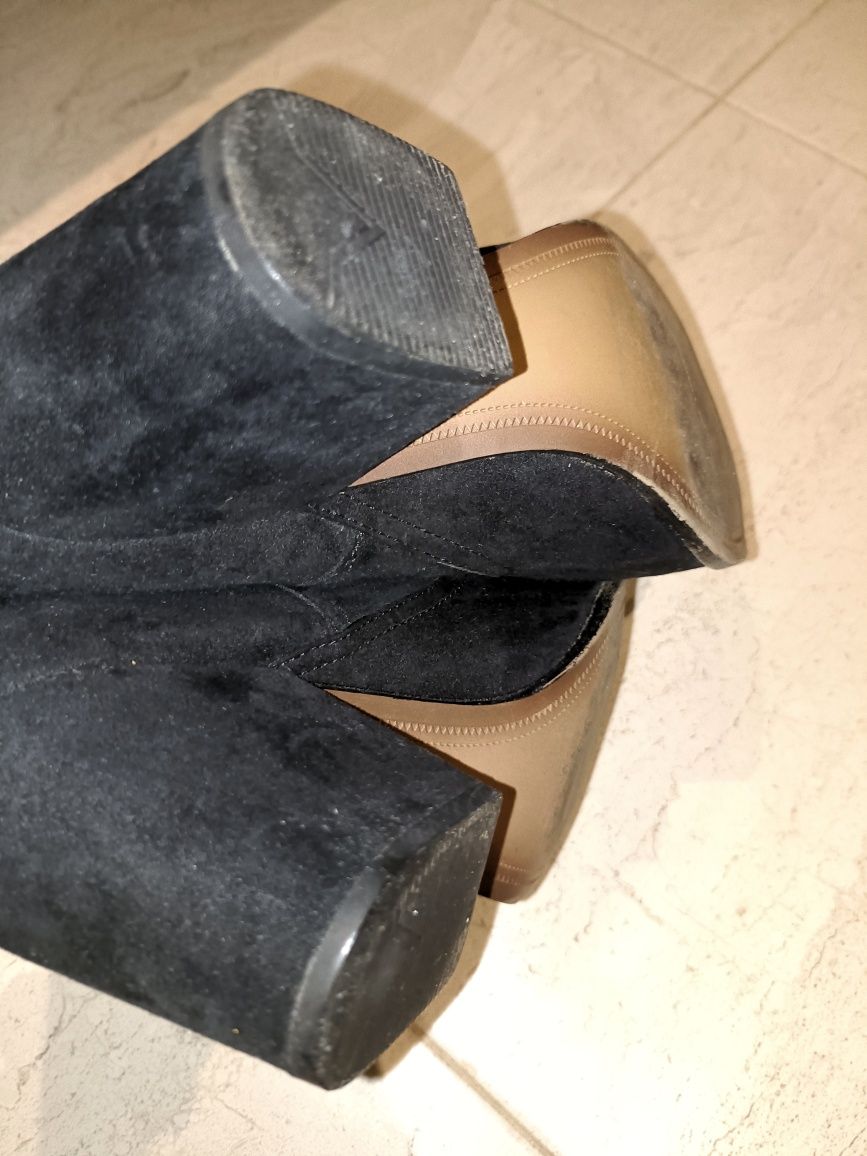 Zamszowe botki Bershka 38