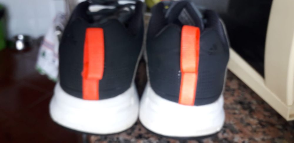 Tênis/ sapatilhas ADIDAS, Tam.8,5(42). Como novos.

Entrega em Vila Fr
