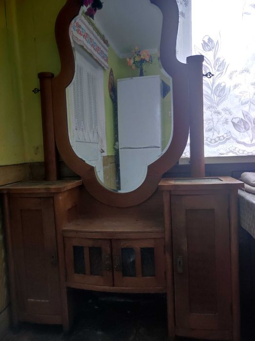Старовинне трюмо/комод/столик з дзеркалом