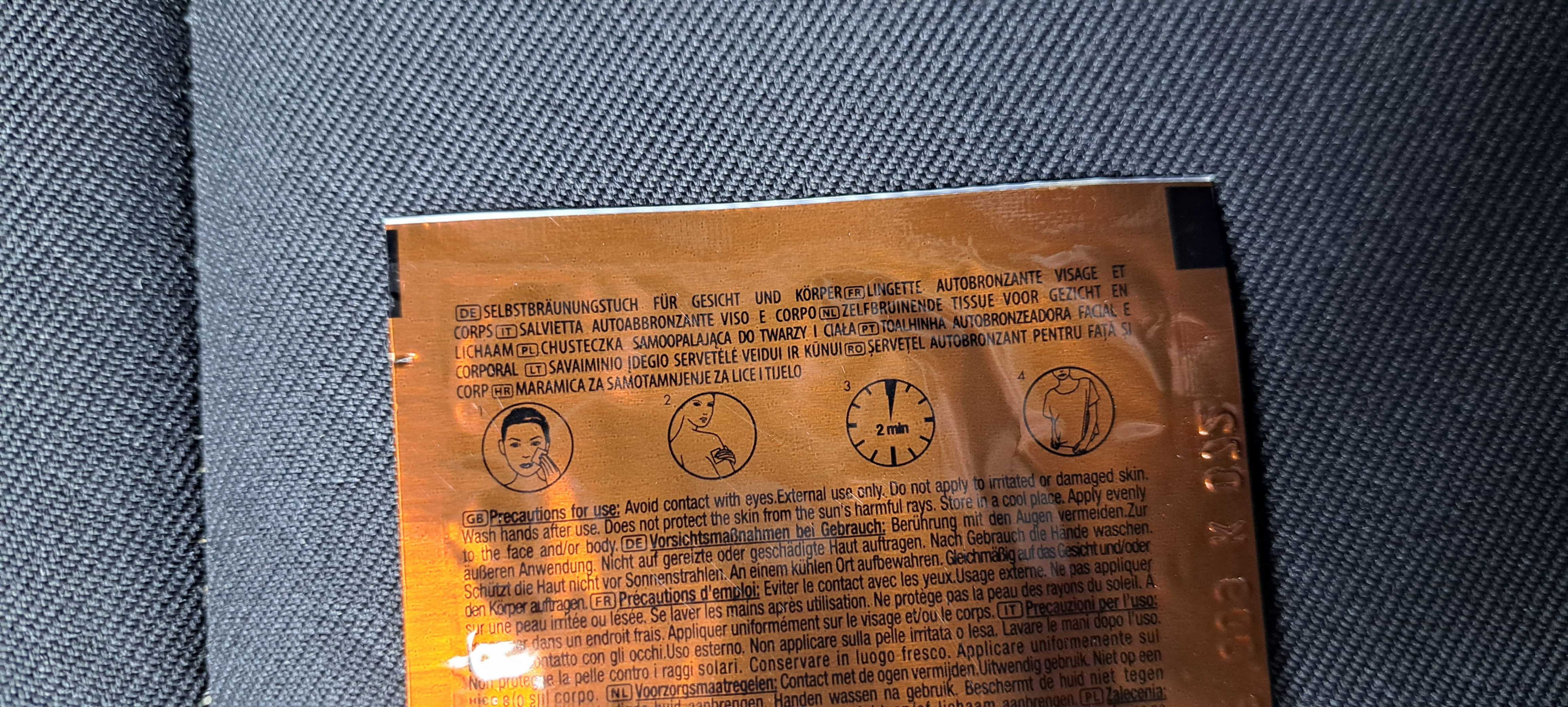 DOUGLAS SELF TANNING wipe chusteczka samoopalacz. Twarz i ciało 1 szt.
