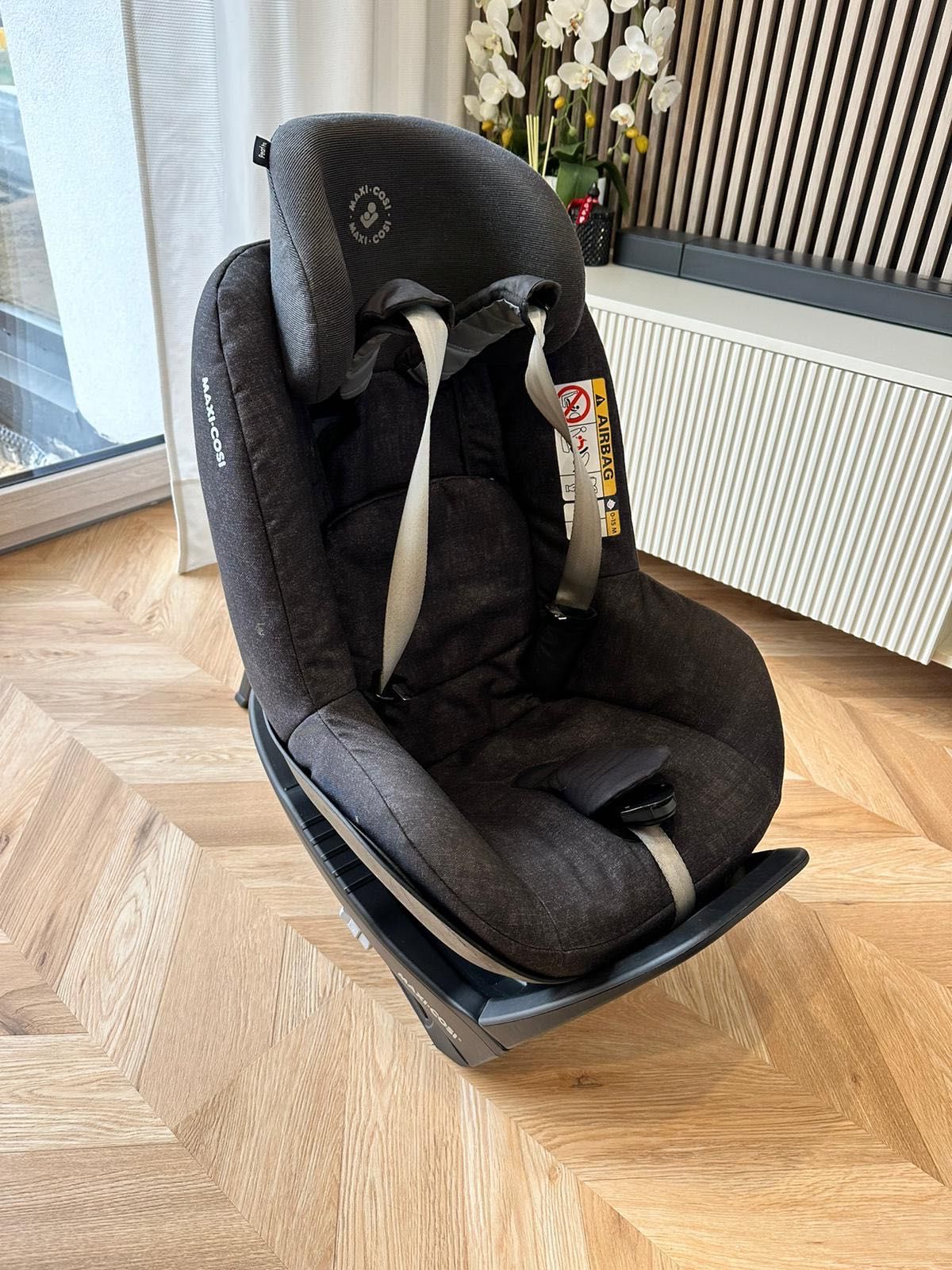 Fotelik Maxi Cosi z bazą i-size 0-18 kg