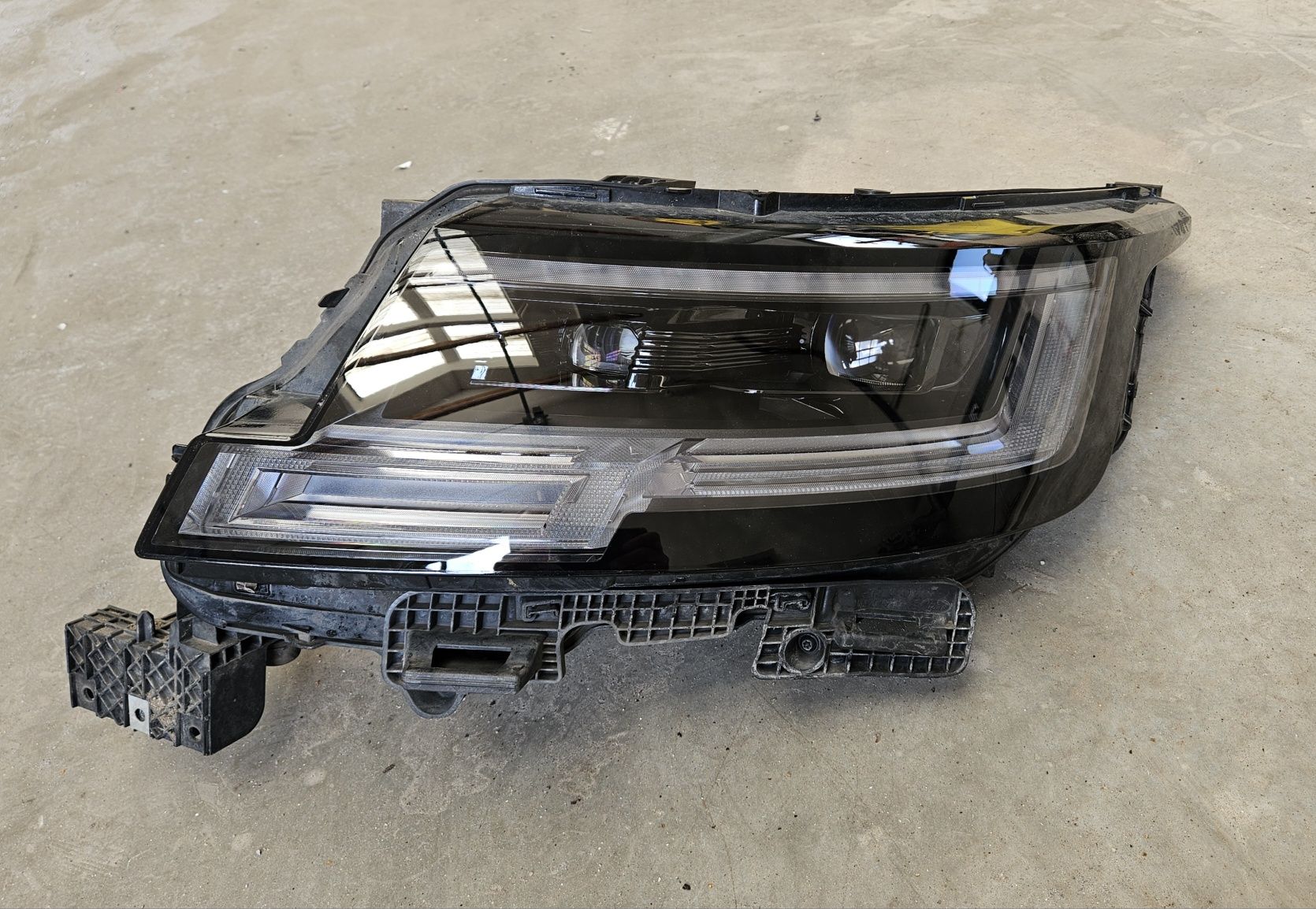 Reflektor lewy przód Range Rover L460, jak nowy, LR190033