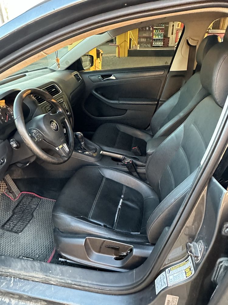 Volkswagen Jetta 2,5, максимальна комплектація