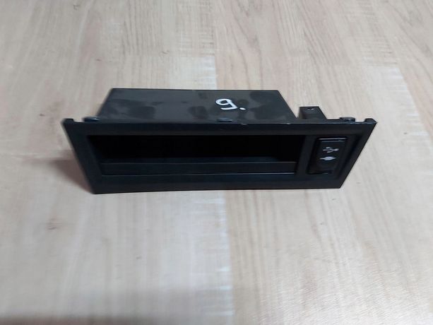 TOYOTA GT86 Subaru BRZ gniazdo USB półka schowek