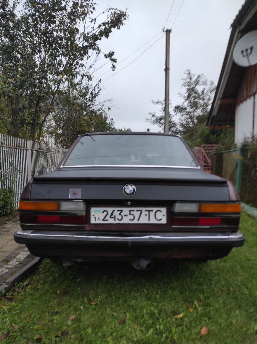 BMW 518i     1987 рік