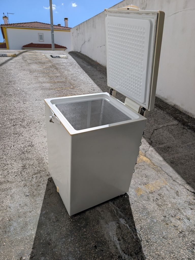 Arca horizontal quadrada Whirlpool