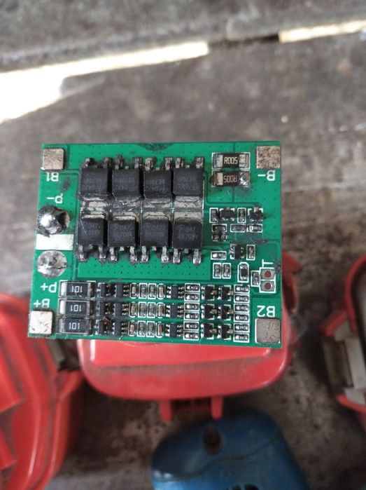 Шуруповерт макіта