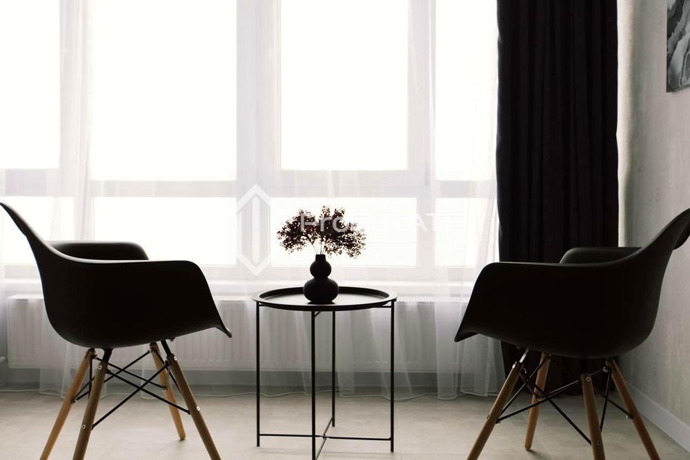 Киев        Ревуцкого ул., 54