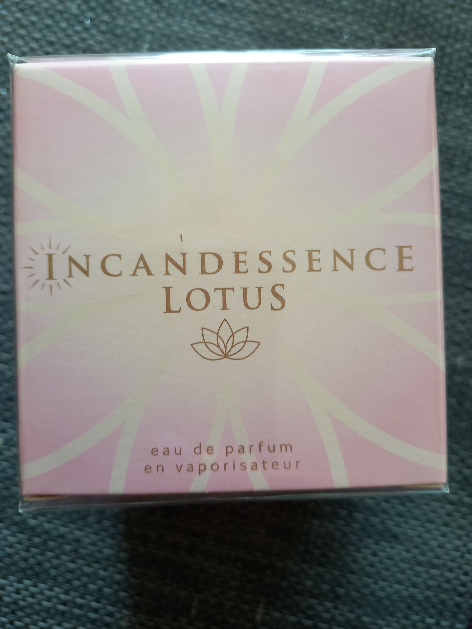 Incandessence Lotus 50 ml Avon