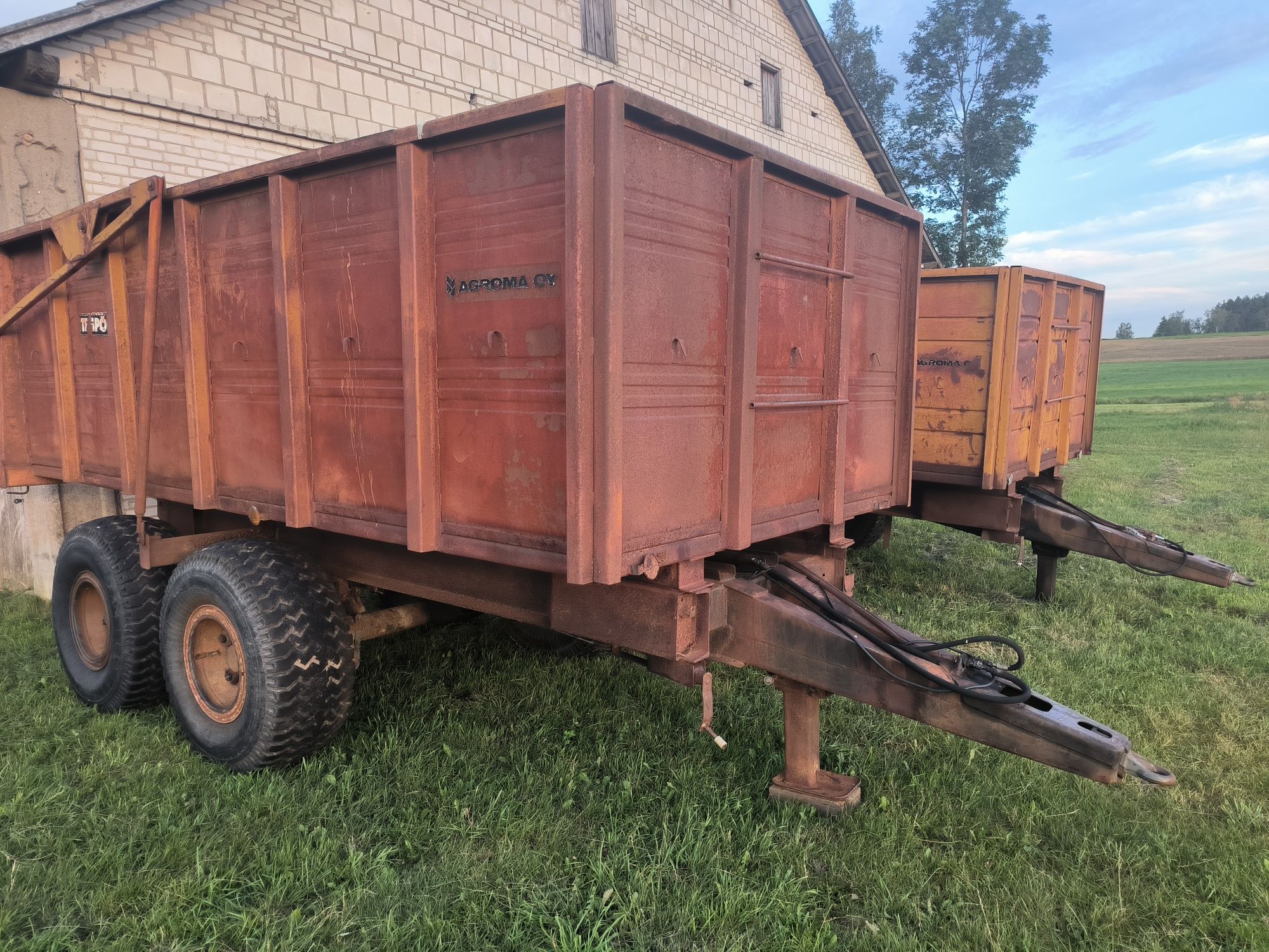 Przyczepa Belarus 12t skorupowa wywrotka