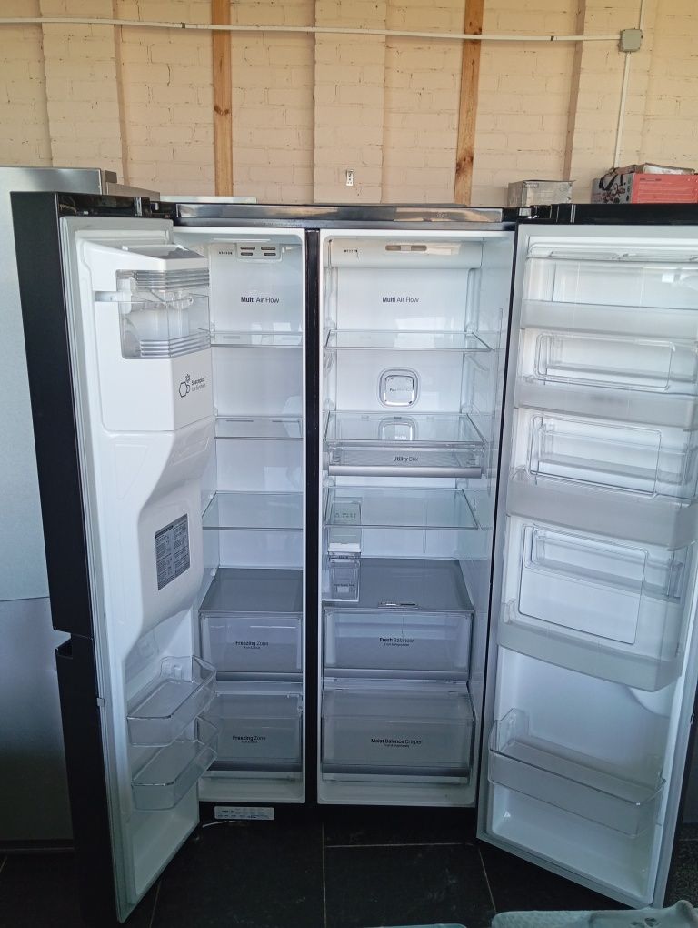 Холодильник LG Side-by-side серый графит из Германии гарантия