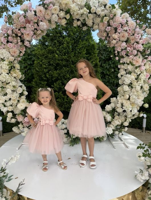 Святкові сукні 146 і 110 розмір