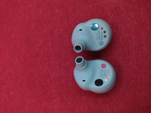 słuchawki bezprzewodowe dokanałowe sony wf-1000xm4 szare jakość opis